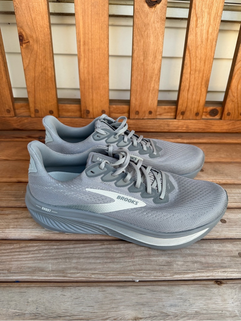 Brooks Ghost 17 Men’s 11.5 Running Shoes Black White Athletic Sneakers